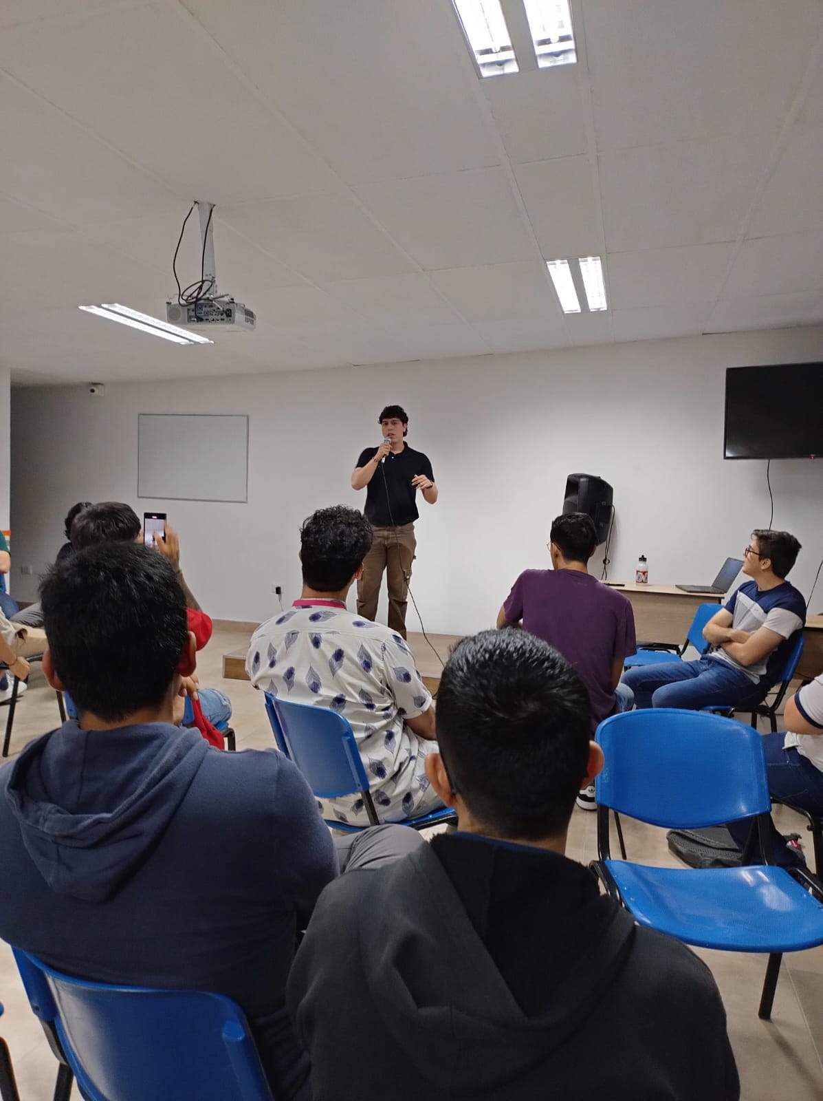 Capacitación empresarial en IA - Charla principal